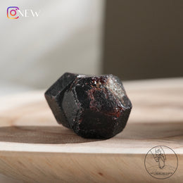 Garnet Raw Stone