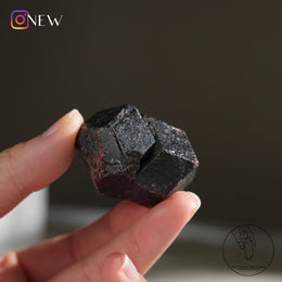 Garnet Raw Stone