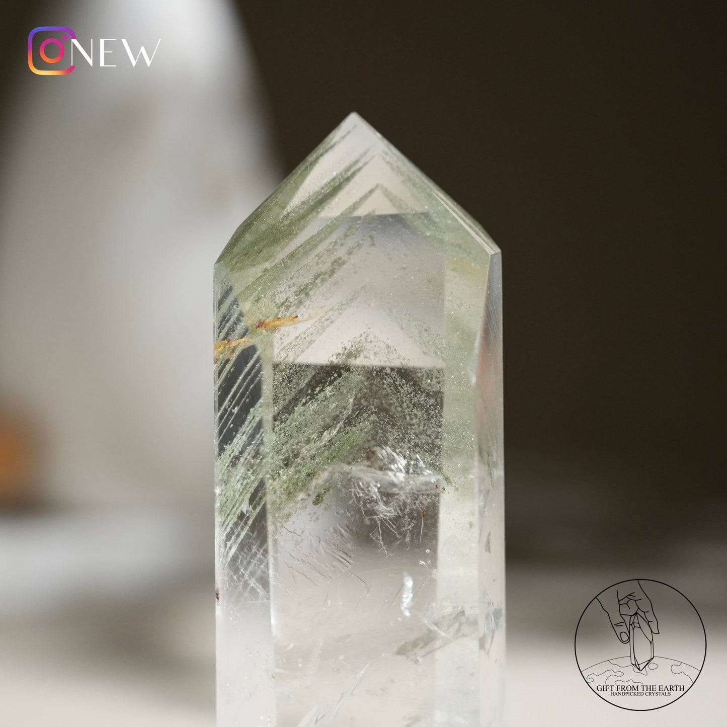 Pyramid multi-layered green phantom quartz point