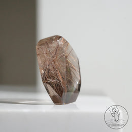 金髮晶隨形