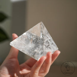 白水晶金字塔幽靈髮晶共生