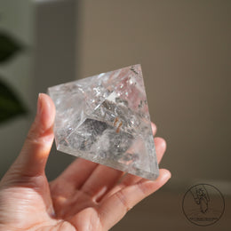 白水晶金字塔幽靈髮晶共生