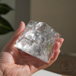 白水晶金字塔幽靈髮晶共生