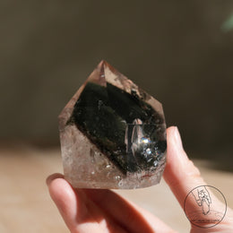 彩虹綠幽靈水晶柱