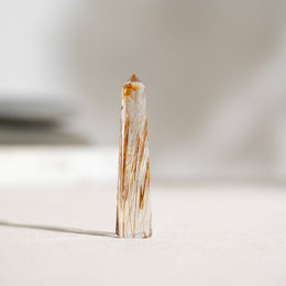 金髮晶柱