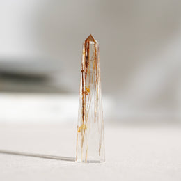金髮晶柱