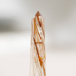 金髮晶柱