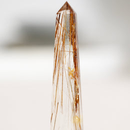 金髮晶柱