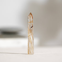 金髮晶柱
