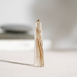金髮晶柱