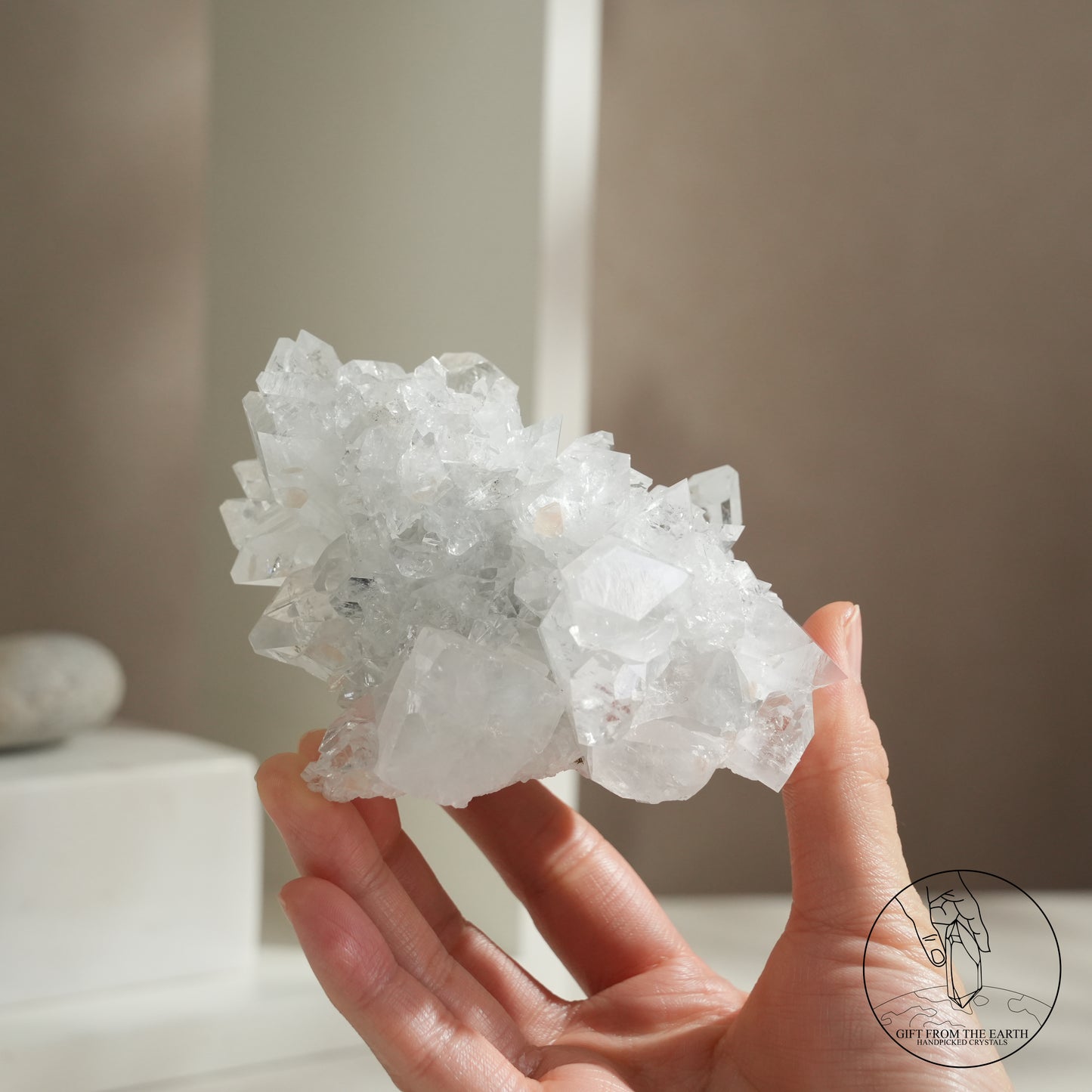 Diamond apophyllite