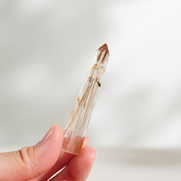 金髮晶柱