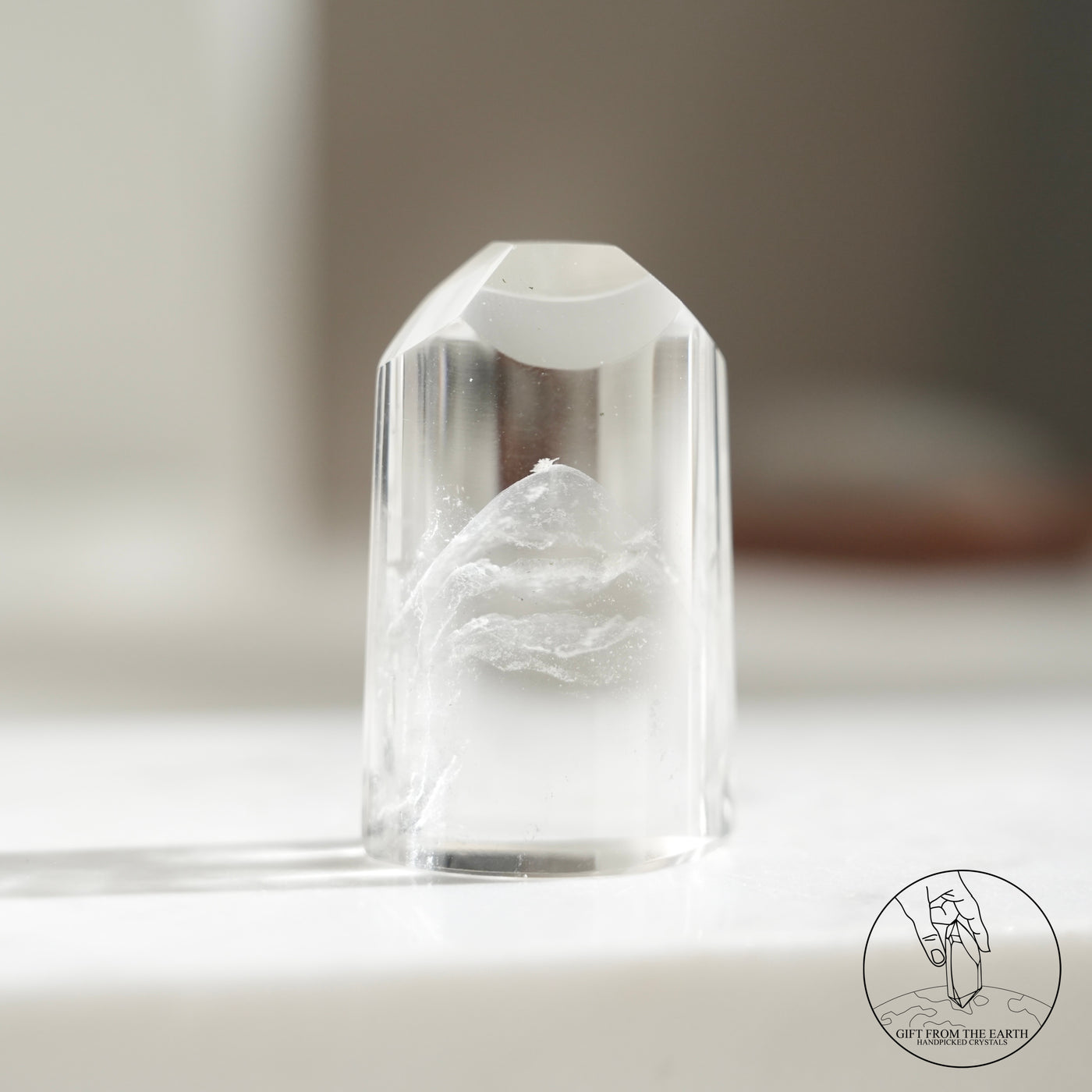 金字塔白幽靈水晶柱