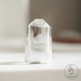 金字塔白幽靈水晶柱
