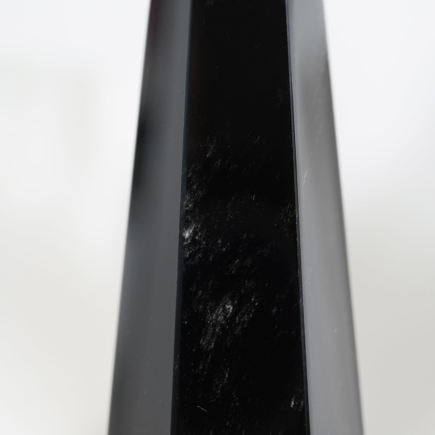 黑曜石柱 (帶有銀光)