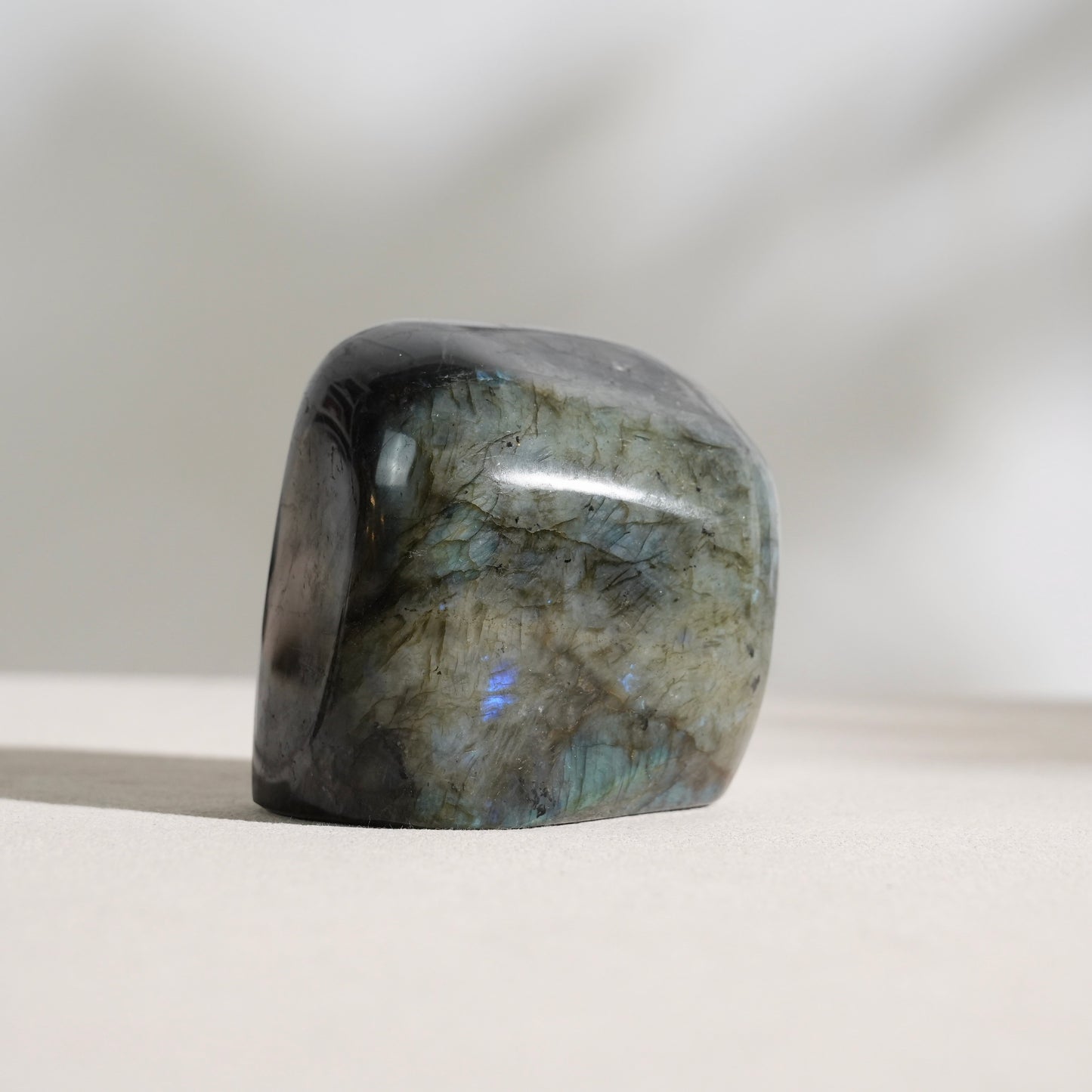 Blue flash labradorite