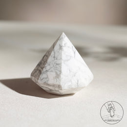 白松石金字塔