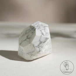 白松石金字塔