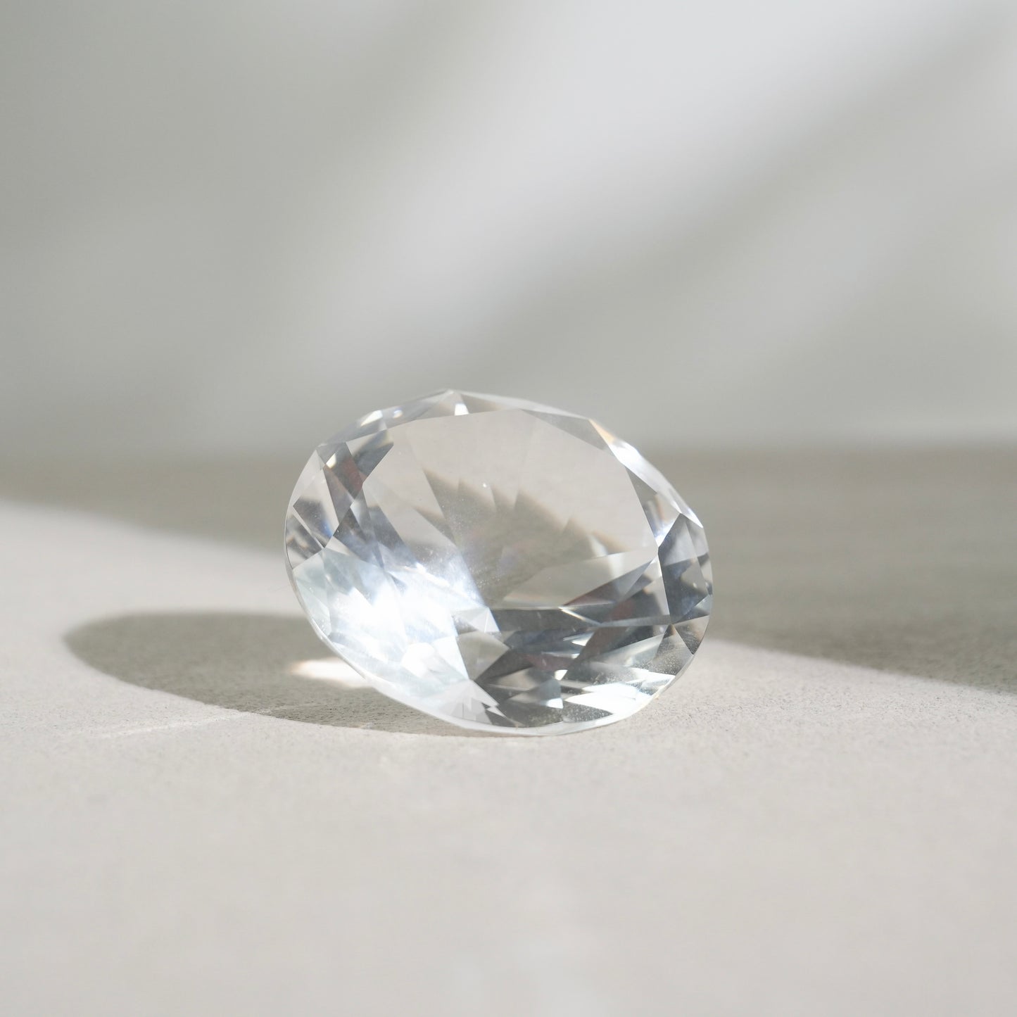 Diamond-cut clear quartz