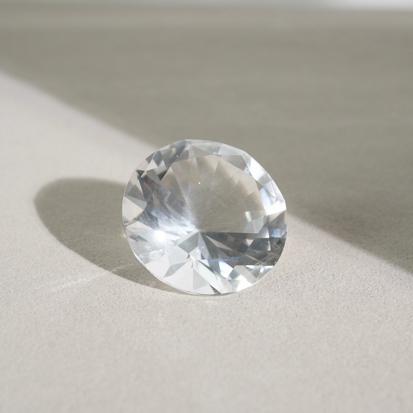 Diamond-cut clear quartz