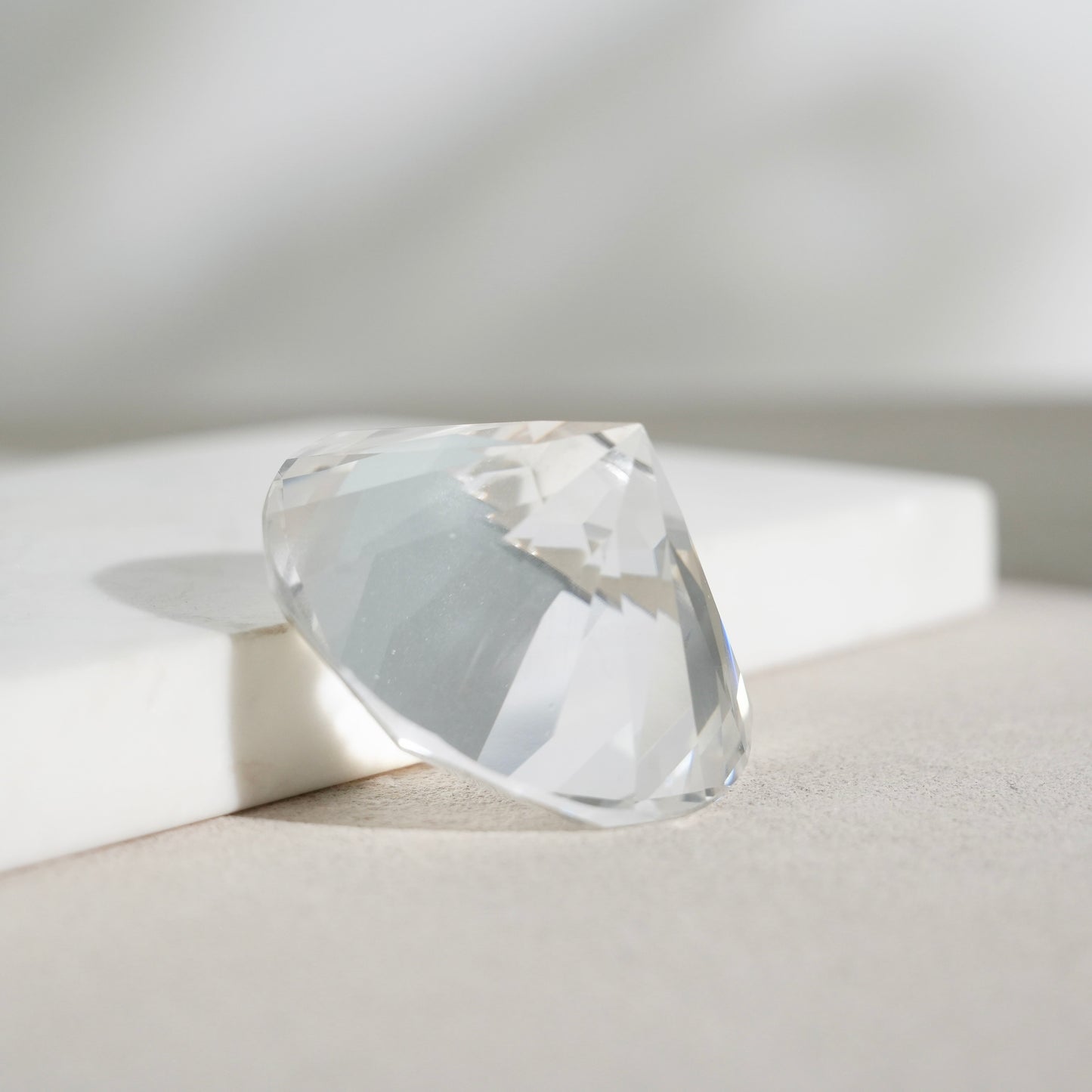 Diamond-cut clear quartz