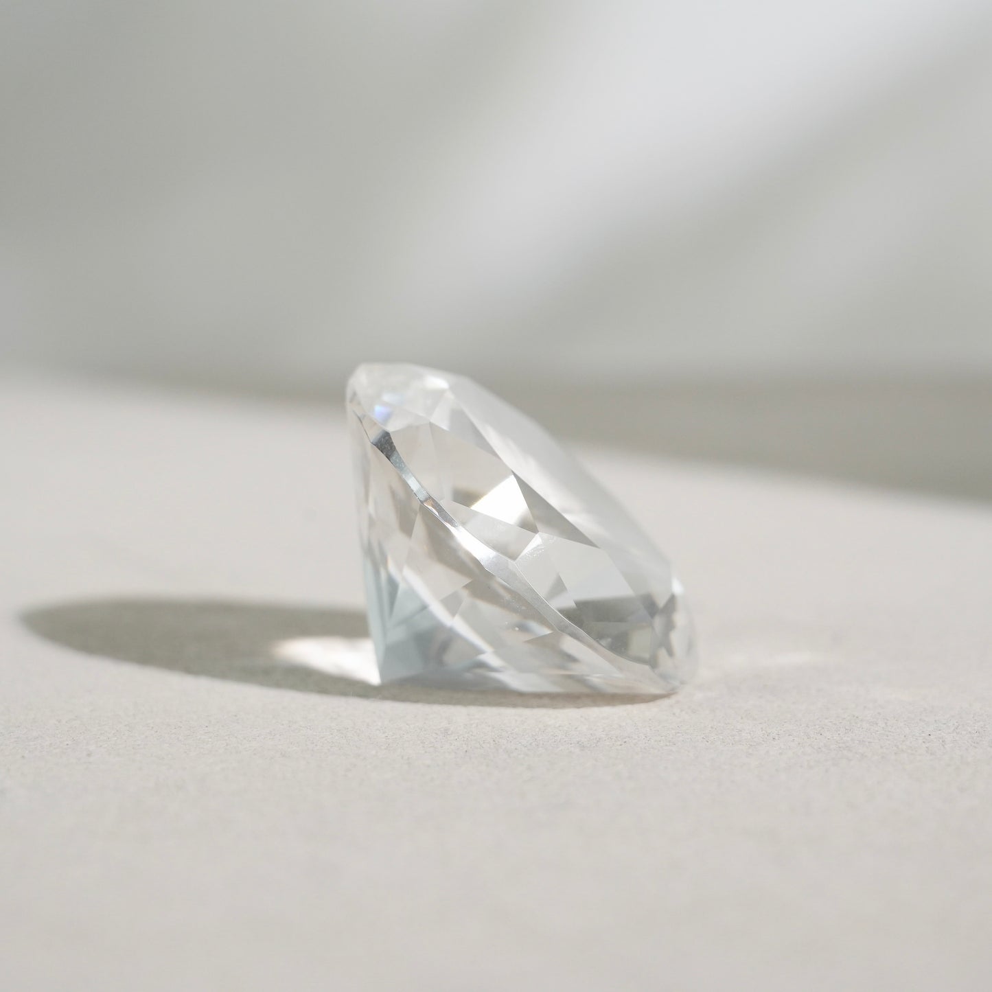 Diamond-cut clear quartz