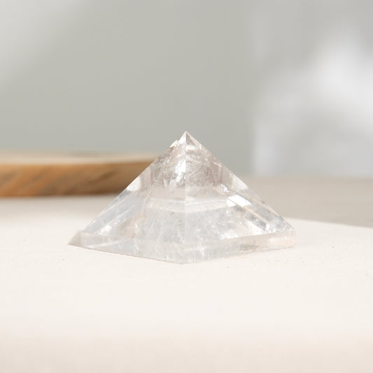 白水晶金字塔