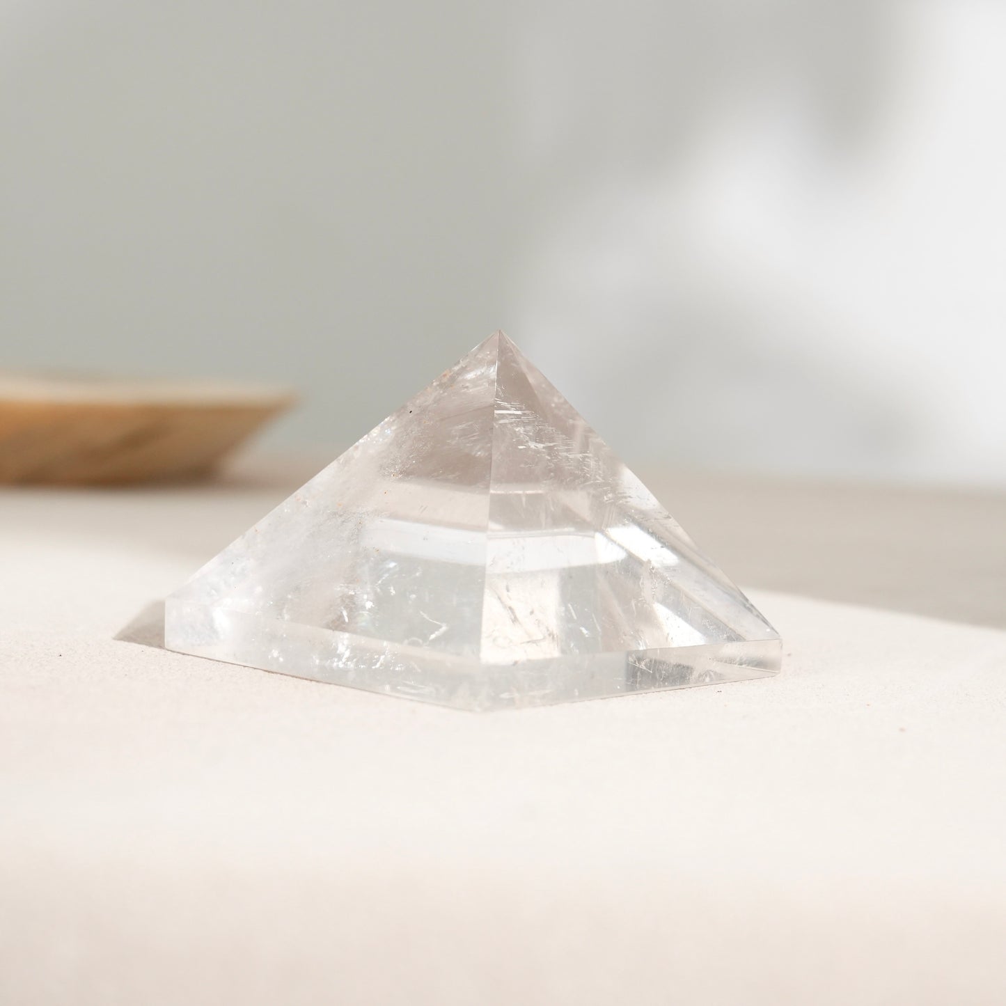 白水晶金字塔