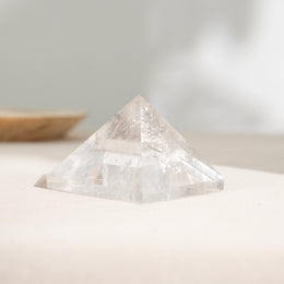 白水晶金字塔