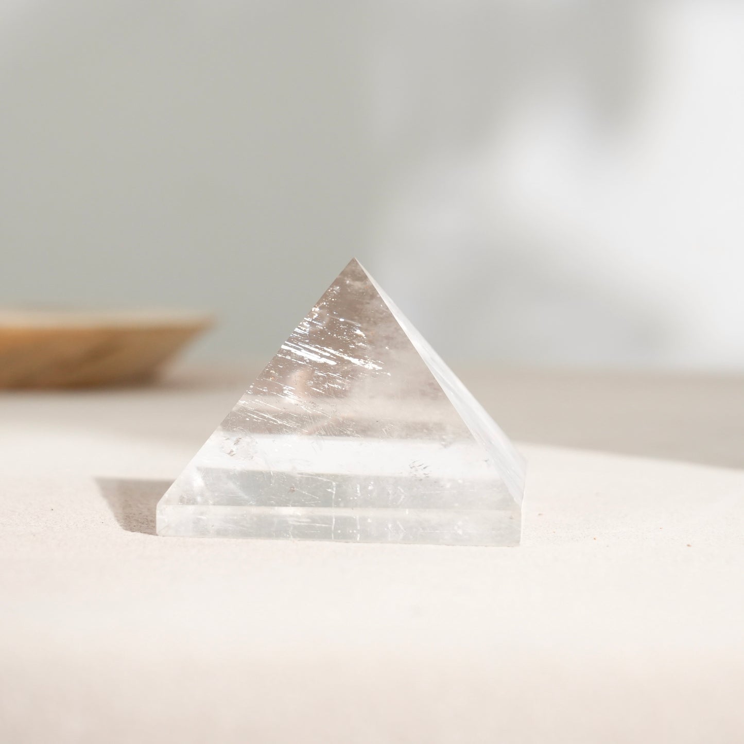 白水晶金字塔
