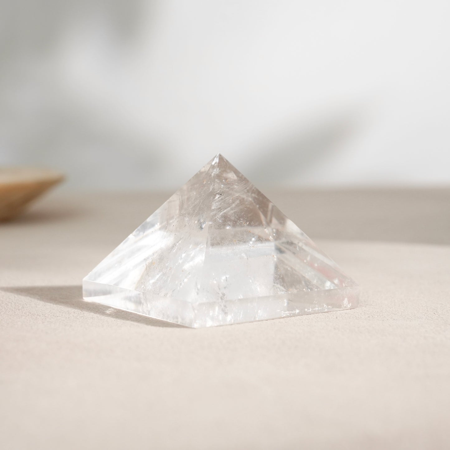白水晶金字塔