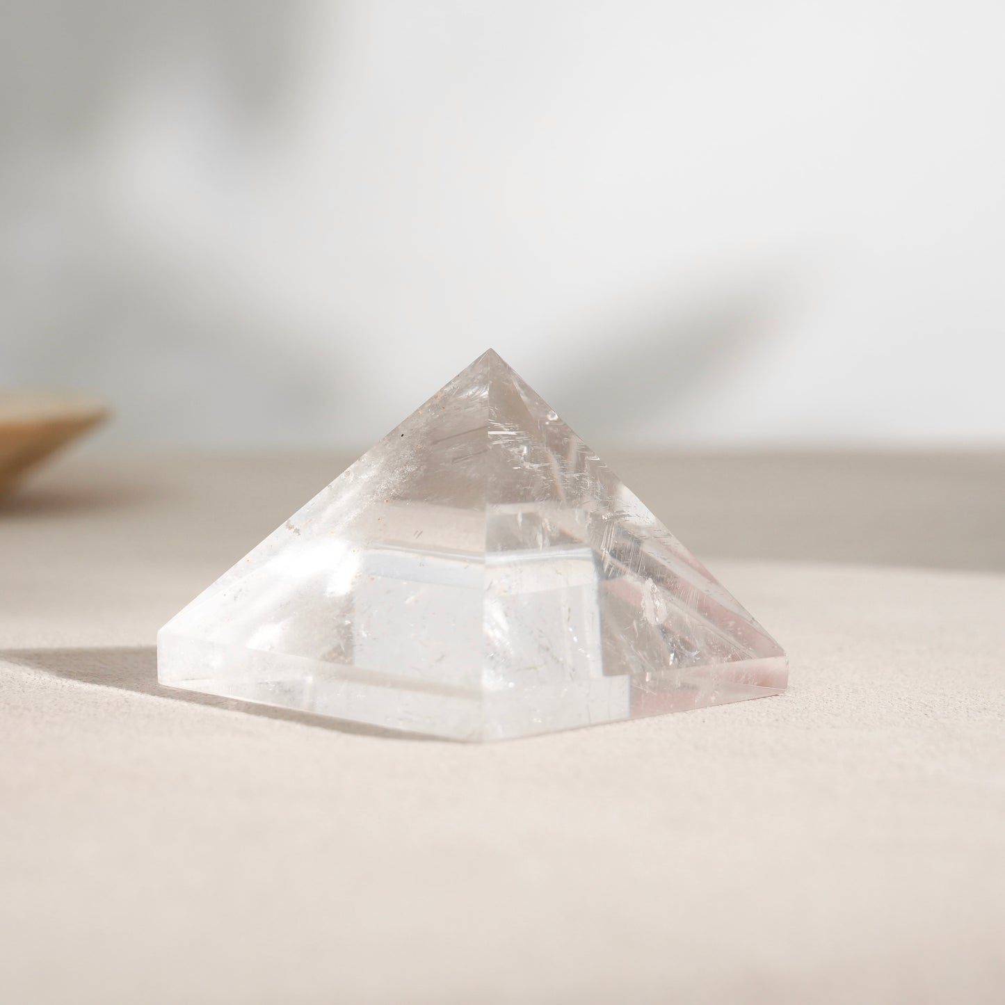 白水晶金字塔