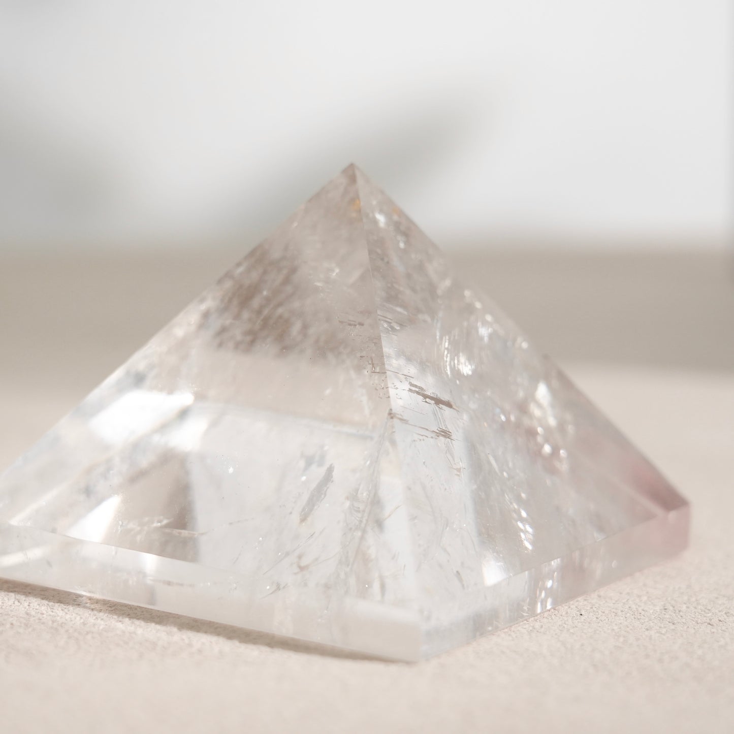 白水晶金字塔
