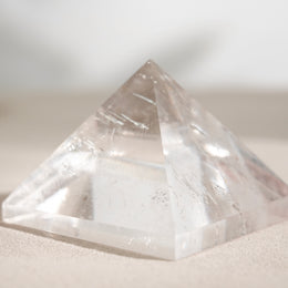 白水晶金字塔
