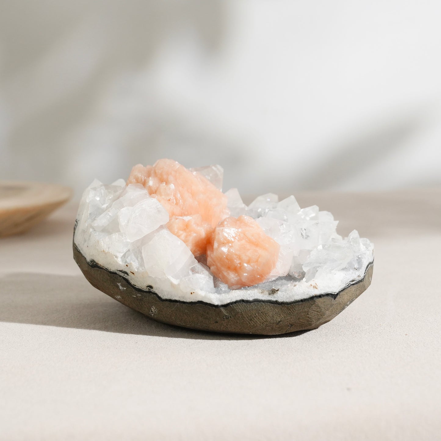 鑽石魚眼石沸石共生