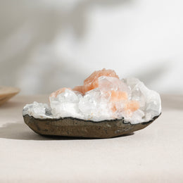 鑽石魚眼石沸石共生