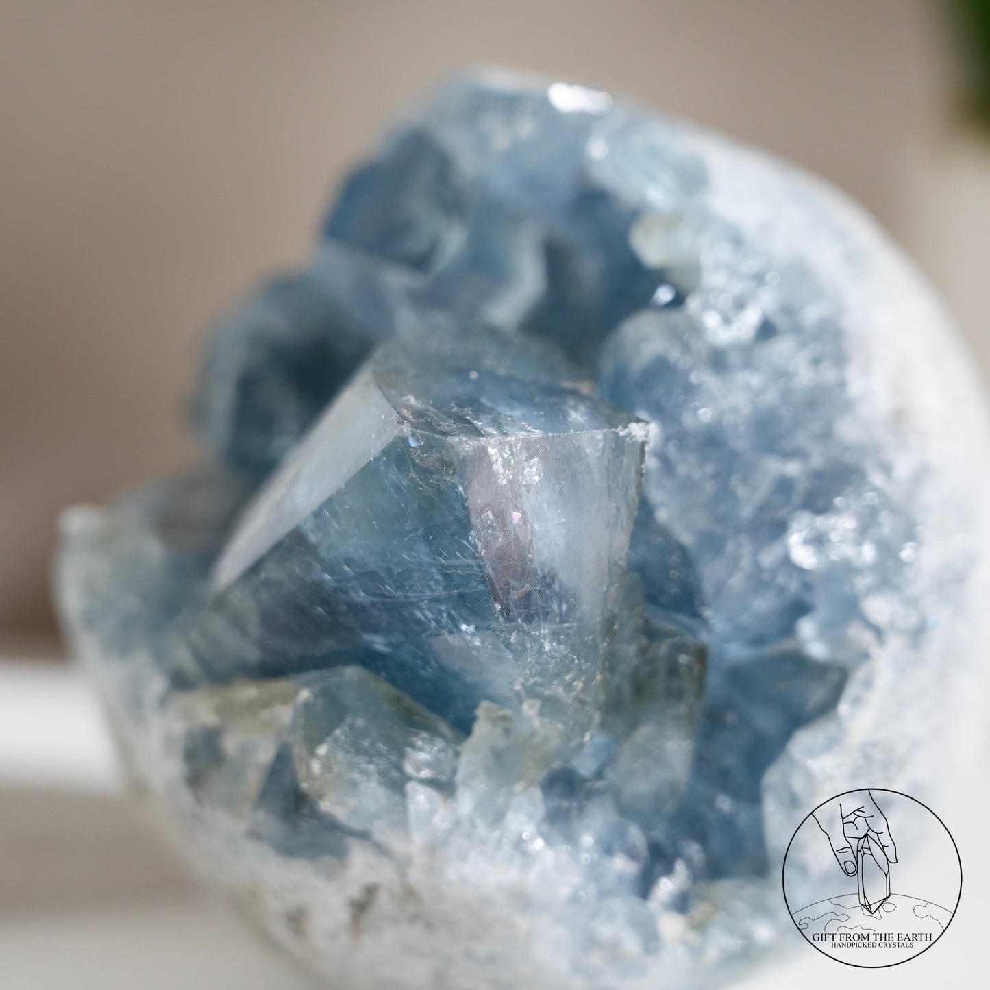 Egg-shaped celestite