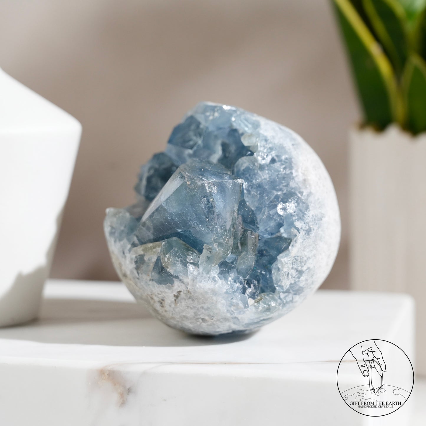 Egg-shaped celestite