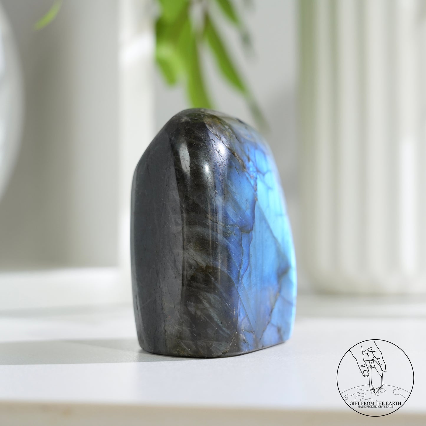 Blue flash labradorite