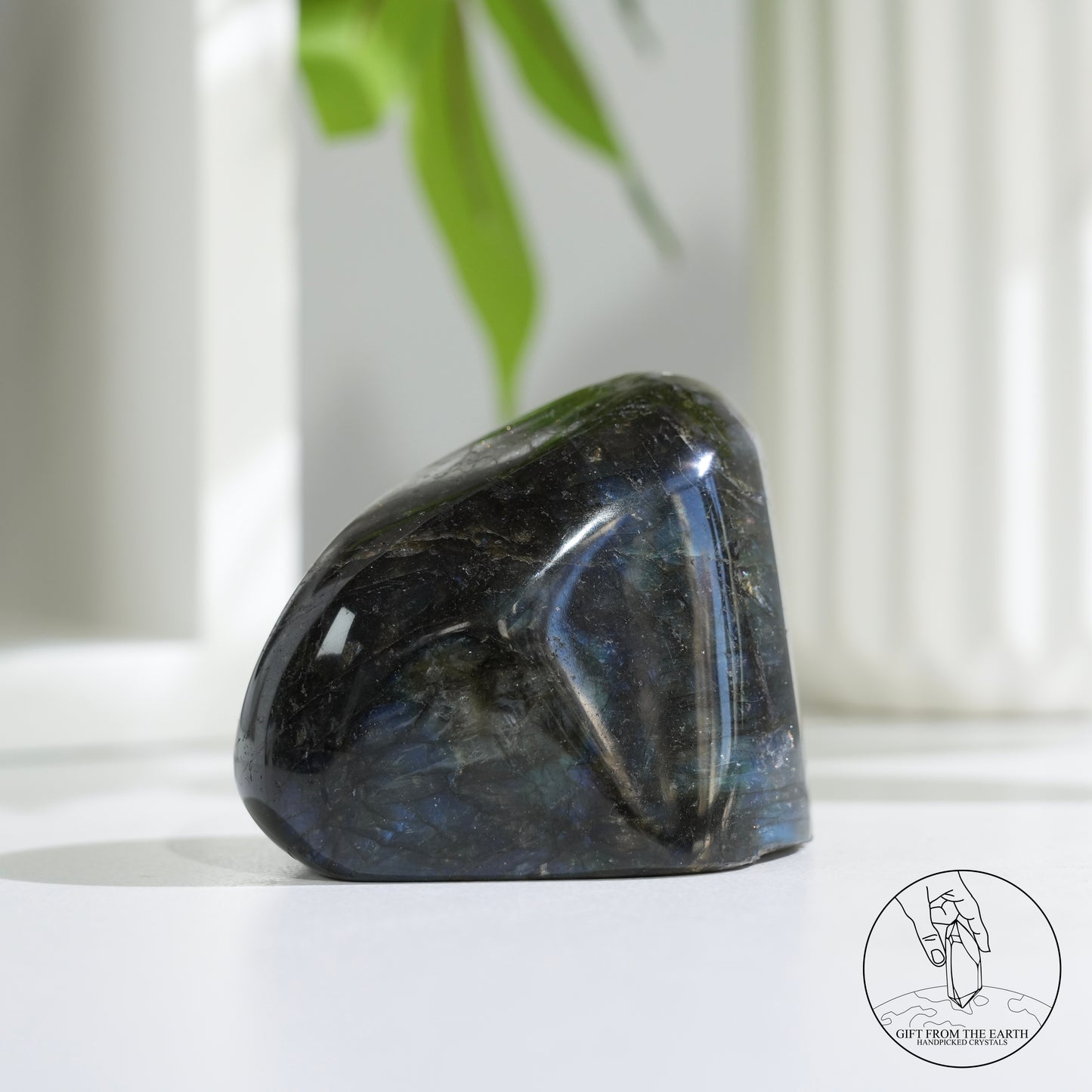 Blue flash labradorite