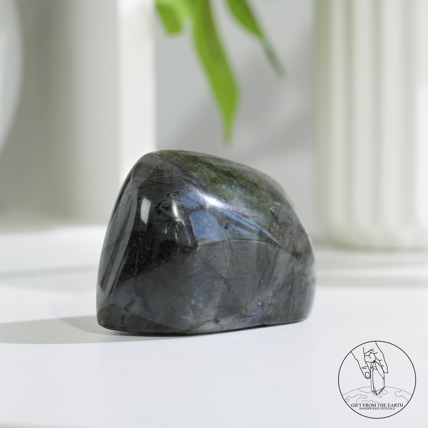 Blue flash labradorite