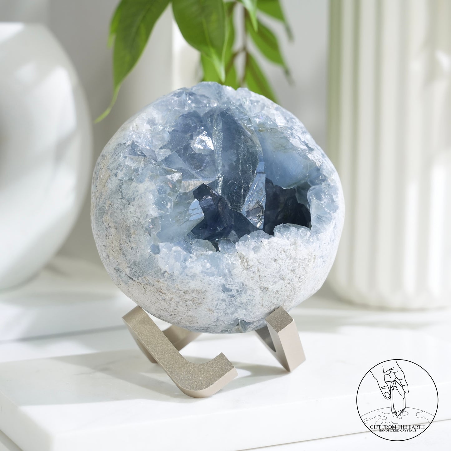 Egg-shaped celestite