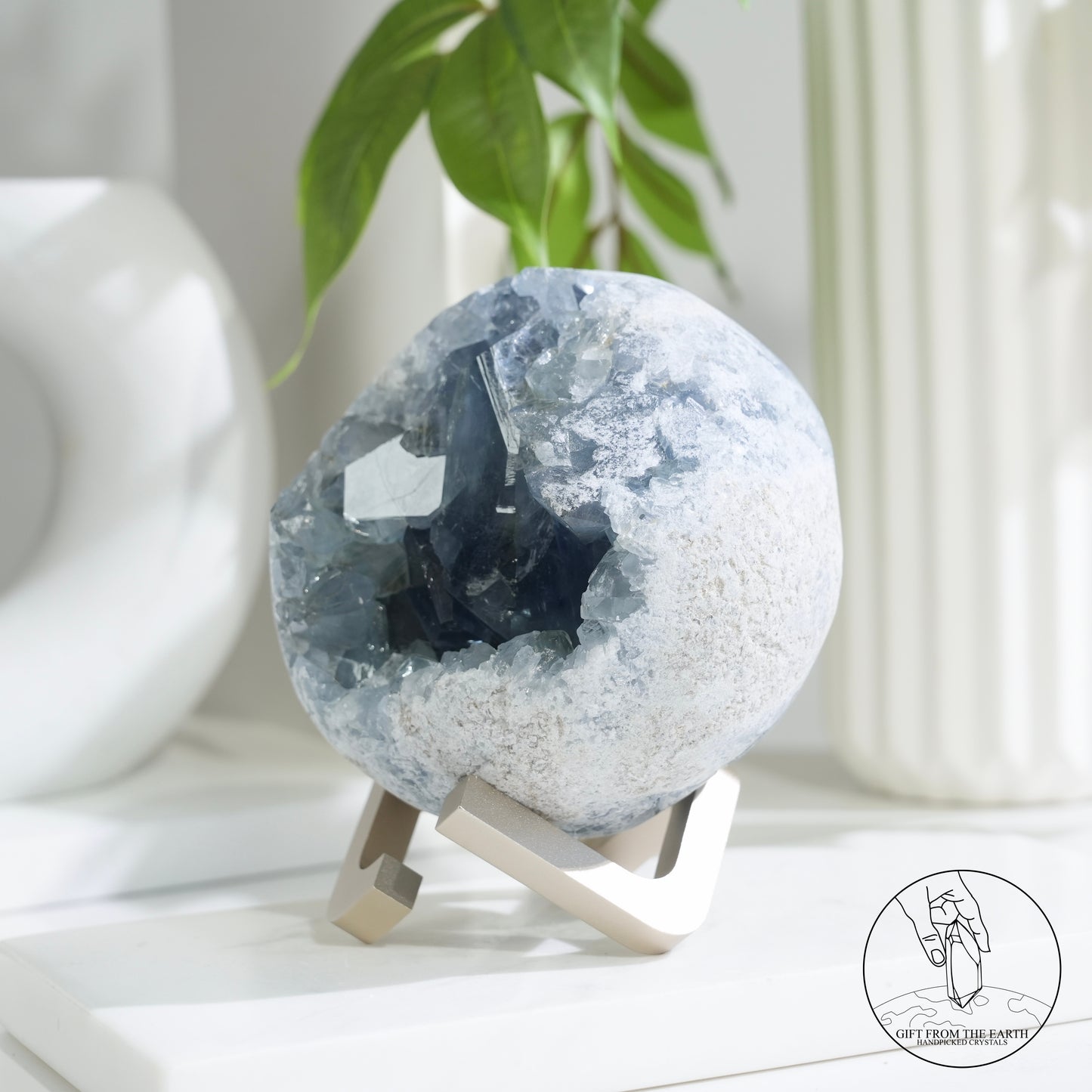 Egg-shaped celestite