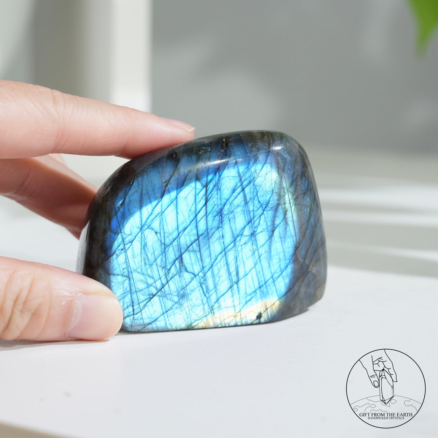 Blue flash labradorite