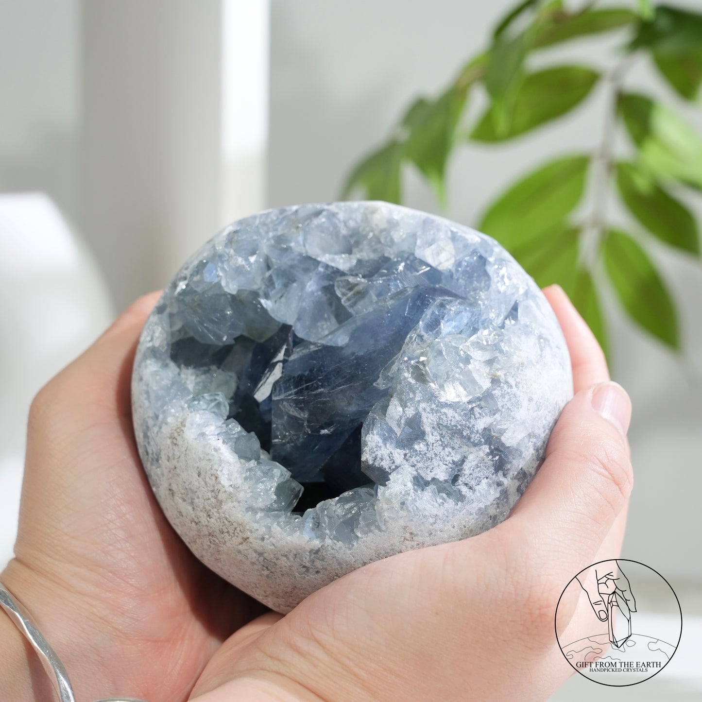 Egg-shaped celestite