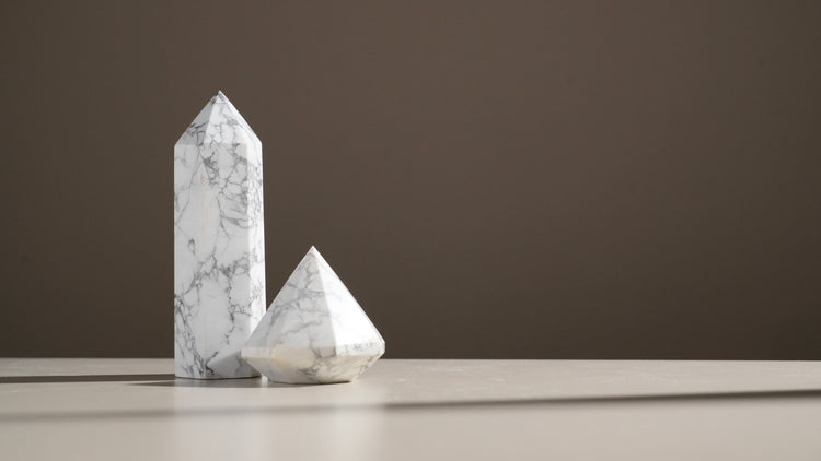 白松石功效 | 天然水晶與晶石介紹 – GFE Handpicked Crystals