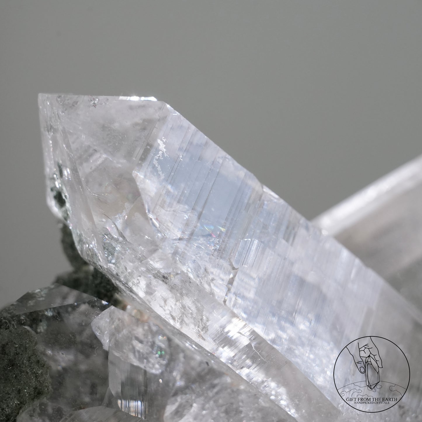 喜馬拉雅十字雙生白水晶簇綠幽靈金鈦晶共生