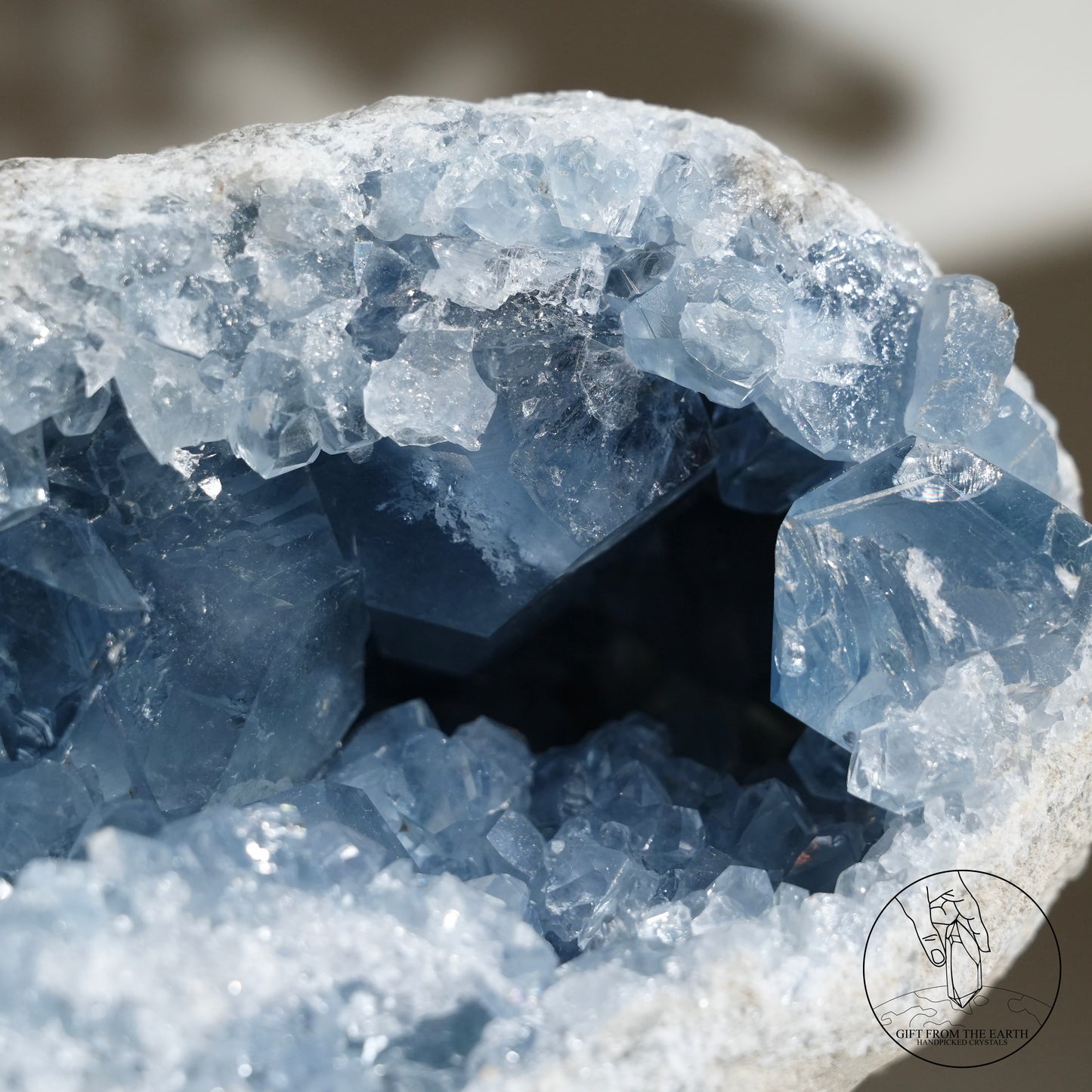 Egg-shaped celestite