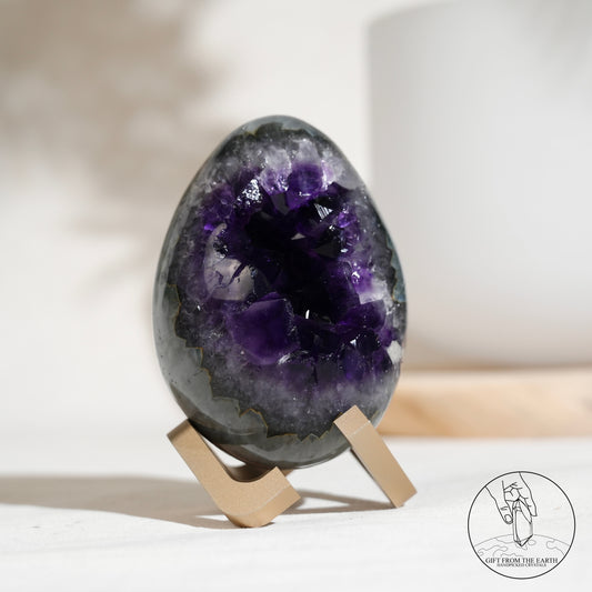 Amethyst geode