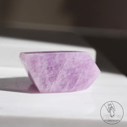 紫鋰輝隨形